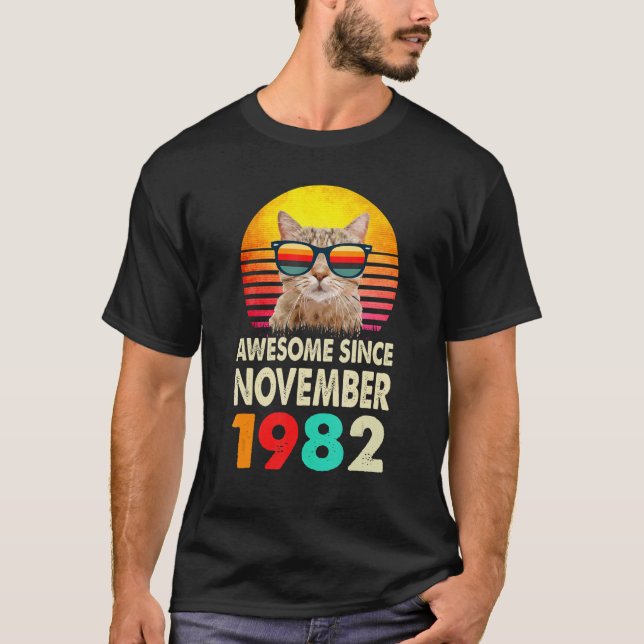 Awesome Since November 1982 40th Birthday Cat Vint T-Shirt (Front)
