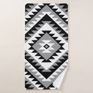 https://rlv.zcache.com/aztec_diamond_motif_design_black_white_gray_bath_towel-r7fa535b54b0e407fbd84e9a3c0ee0b03_eza13_307.jpg?rlvnet=1