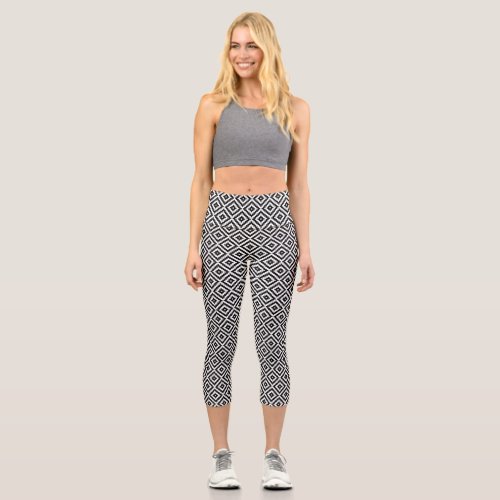 Aztec Symbol Block Rpt Ptn B BW I Capri Leggings