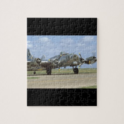 B17 Two Engines Revving_WWII Planes Jigsaw Puzzle