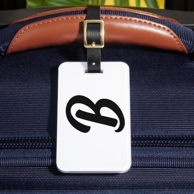 B LUGGAGE TAG (Front Insitu 2)