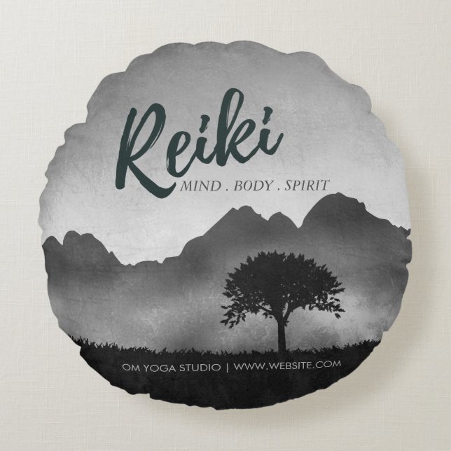B&W Natural Reiki Master Yoga Mediation instructor Round Pillow (Front)