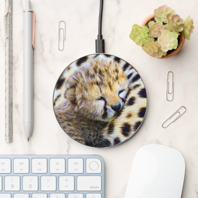 Baby Cheetah Wireless Charger (Desk)