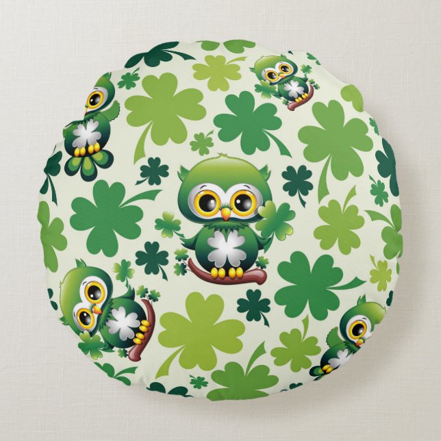 Baby Owl Cute St Patrick Cartoon Round Pillow (Front)