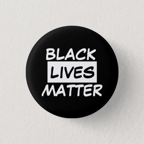 Badges _ BLACK LIVES MATTER Button