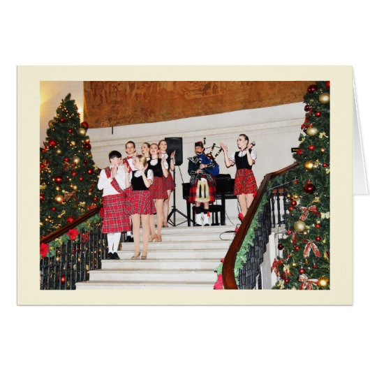 Bagpiper and entertainers (Front Horizontal)