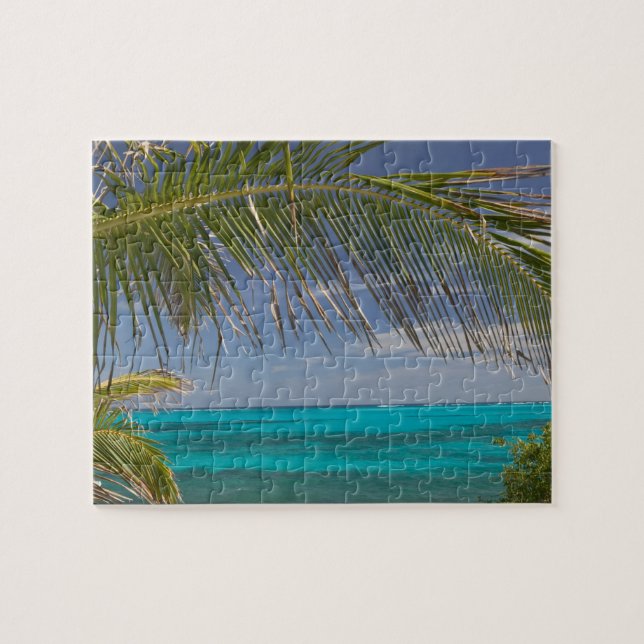 BAHAMAS, Abacos, Loyalist Cays, Man O'War Cay: Jigsaw Puzzle (Horizontal)