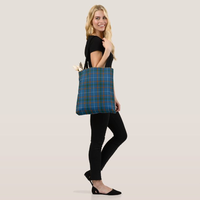 Bain Clan Scottish Tartan Plaid Pattern Tote Bag (On Model)