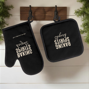 “Baking Spirits Bright Black Christmas Oven Mitt & Pot Holder Set