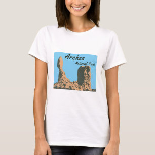 Balanced rock in Arches National Park - Utah, USA T-Shirt