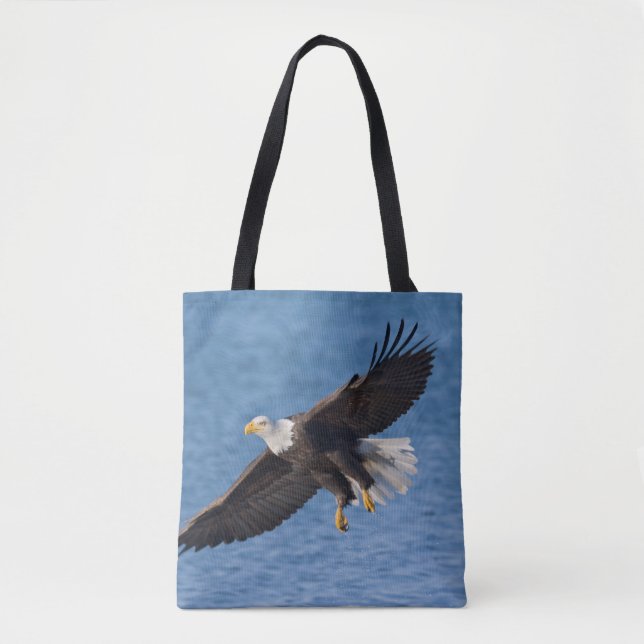 Bald eagle in flight tote bag (Front)