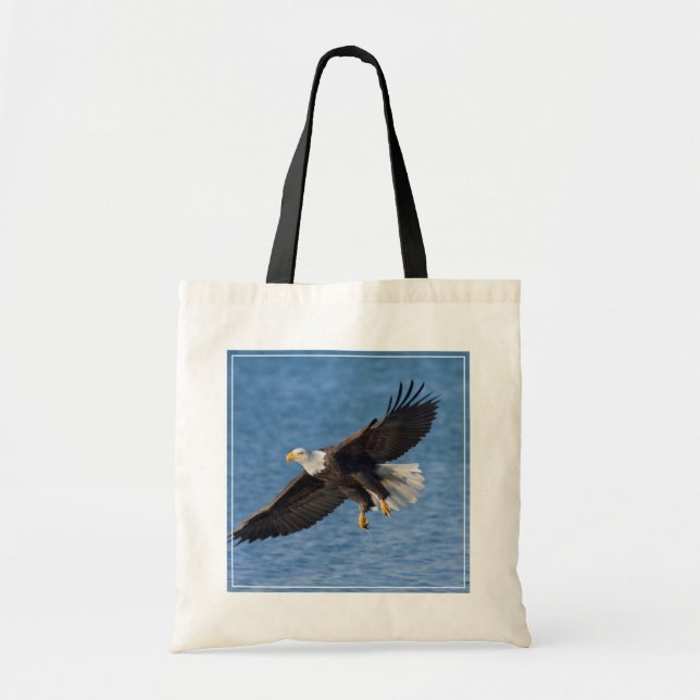 Bald eagle in flight tote bag (Front)