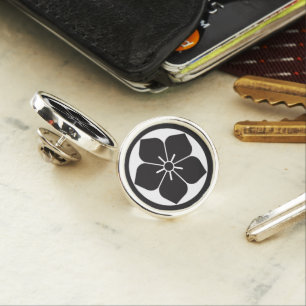 Balloon flower in rice cake lapel pin
