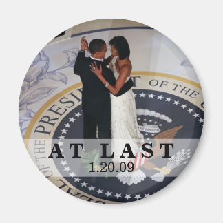 Barack and Michelle Obama Dancing at Inaugural Bal Magnet