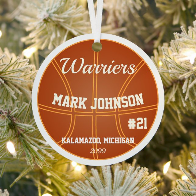 Basketball Player Men's Christmas Ornament (Insitu)