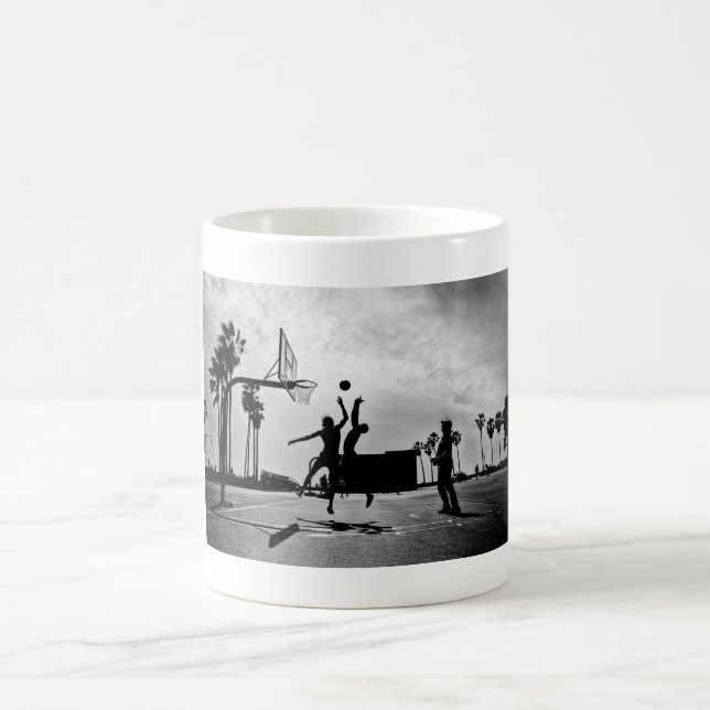 BASKETBALL VENICE BEACH COFFEE MUG (Center)
