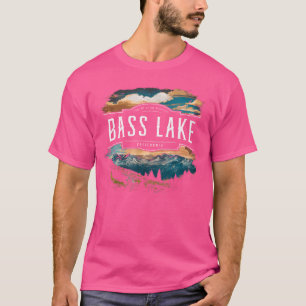 Bass Lake Mountains California Hiking Outdoors Vin T-Shirt