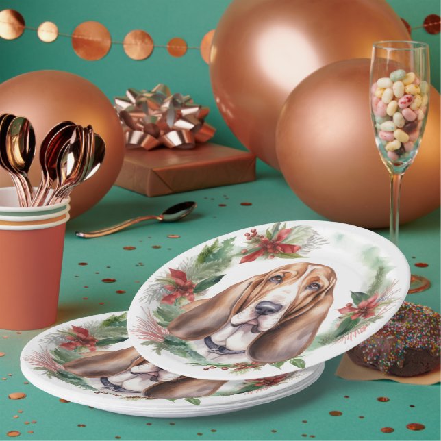 Basset Hound Christmas Wreath Festive Pup  Paper Plates (Multi)