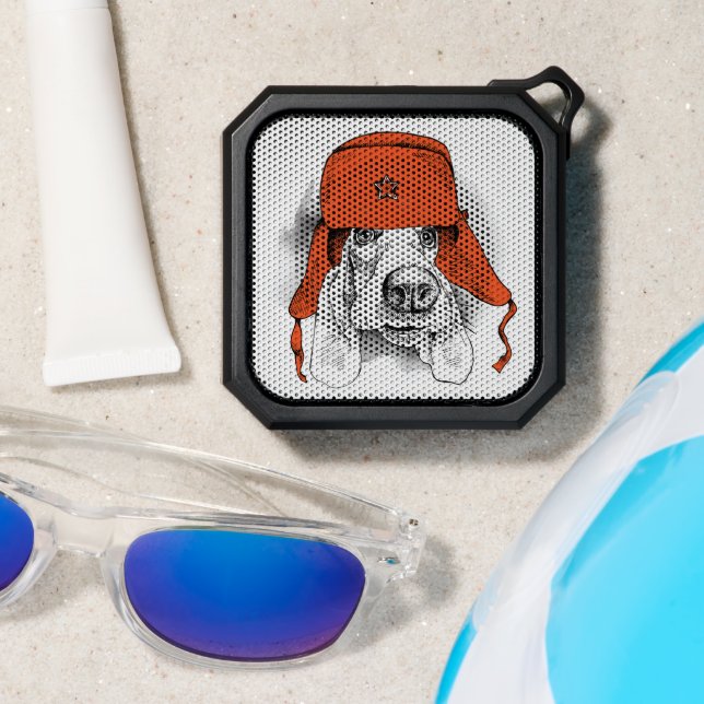 Basset Hound | Red Ushanka Hat Bluetooth Speaker (Insitu(Beach))