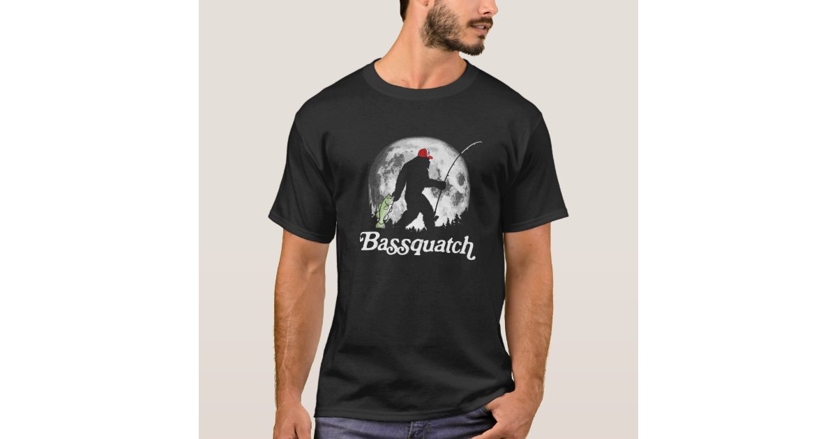Bassquatch! Fishing Outdoor Retro Design Funny Bass Bigfoot T-shirt