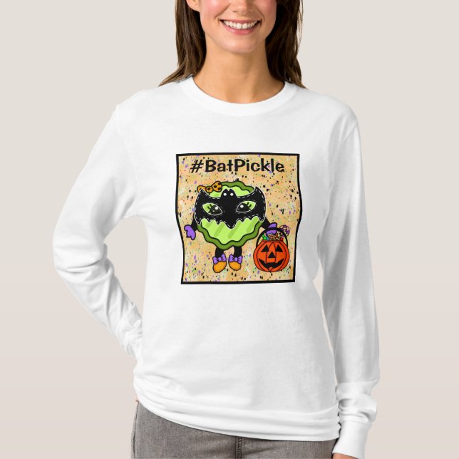 Bat Pickle | Funny Halloween Pickle    T-Shirt (Front)