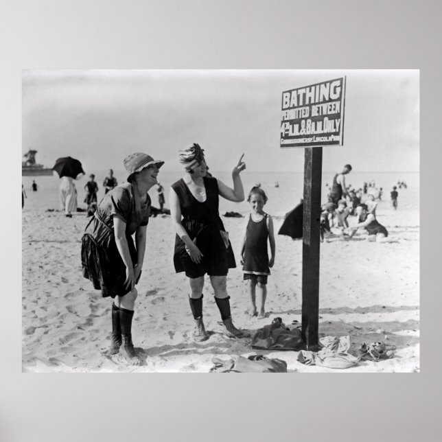 BATHERS at LINCOLN PARK - CHICAGO 1919 Poster (Front)