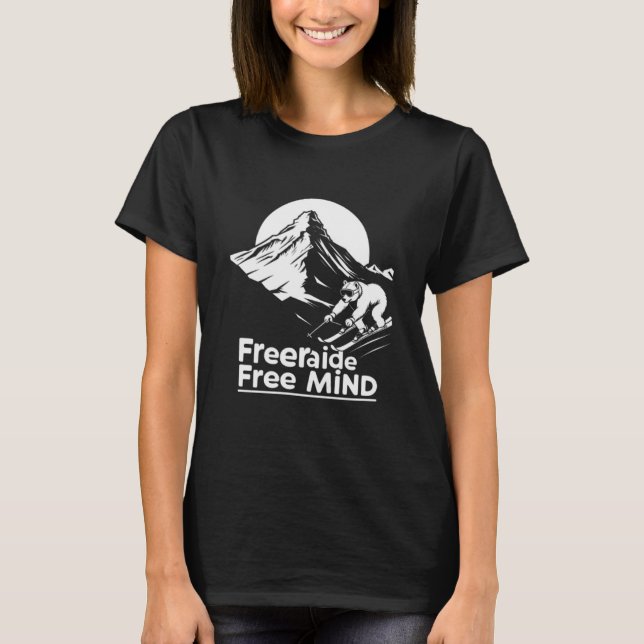 Be bold... and skate! Stylish polar bear t-T-Shirt T-Shirt (Front)