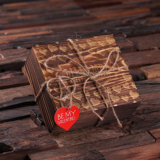 Be Mine Set: Gift Box & Double Heart Keychains (Closed)