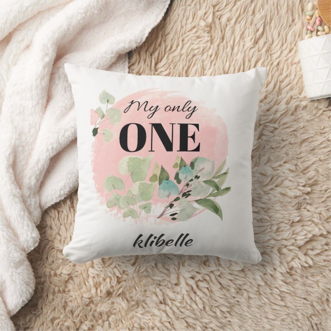 be throw pillow (Blanket)