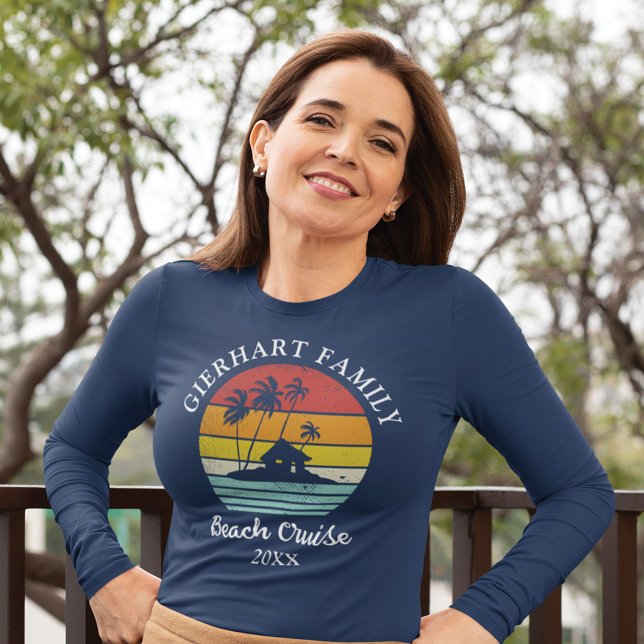 Beach Cruise Retro Family Reunion Mom Vacation T-Shirt (Creator Uploaded)