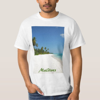 Beach paradise with palm trees T-Shirt