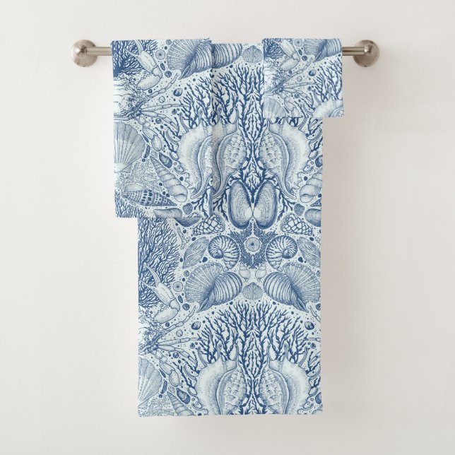 Beach treasures in blue bath towel set (Insitu)