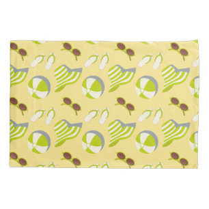 Beach vacay pattern with sunglasses and sun hat pillow case