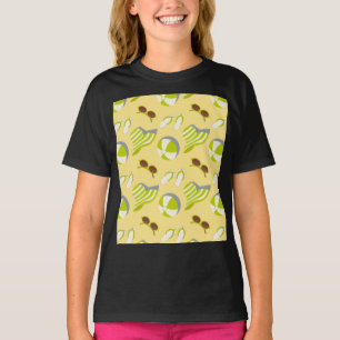 Beach vacay pattern with sunglasses and sun hat T T-Shirt