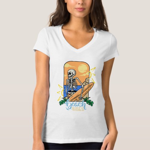 Beach vibes  sunshineskullsummer T_Shirt