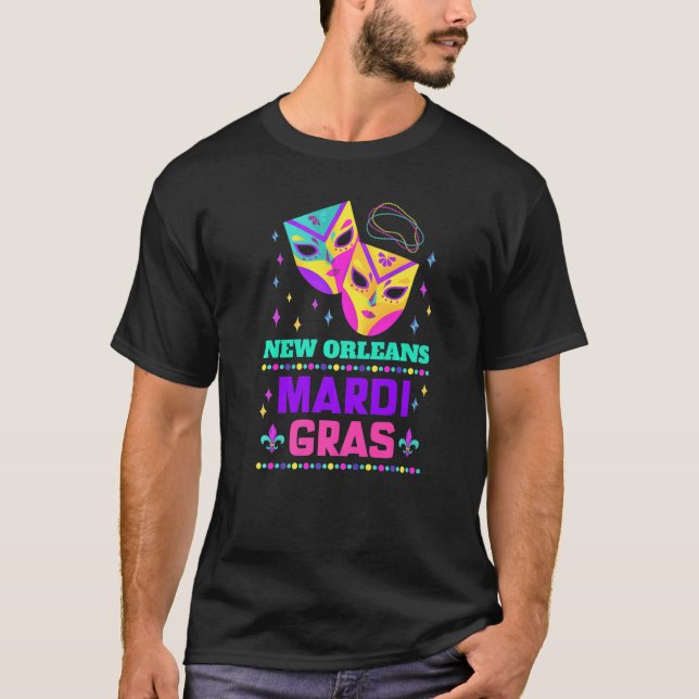 Beads And Blings Party 2022 Carnival New Orleans M T-Shirt (Front)