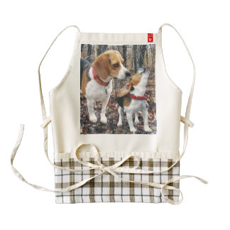 Beagle Mom & Puppy In Woods Zazzle HEART Apron