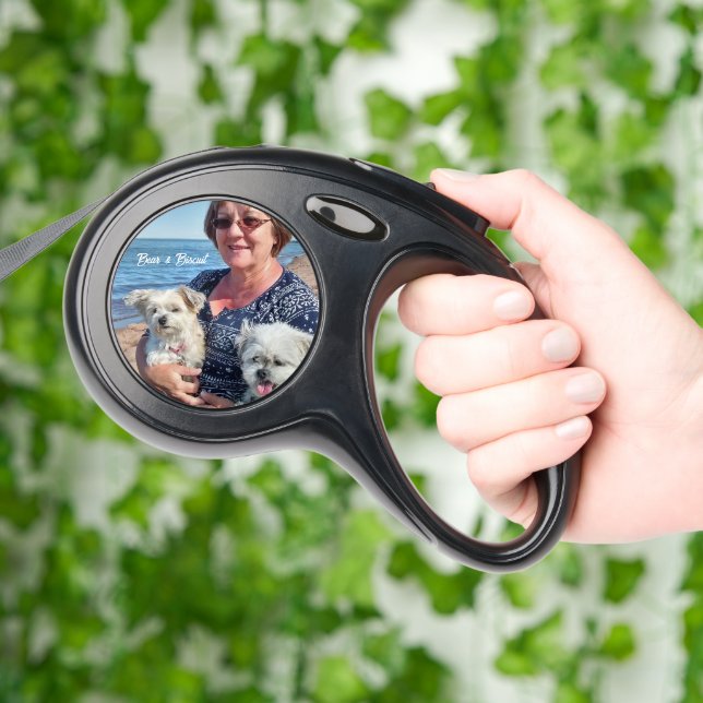 Bear & Biscuit Retractable Pet Leash (Hand)