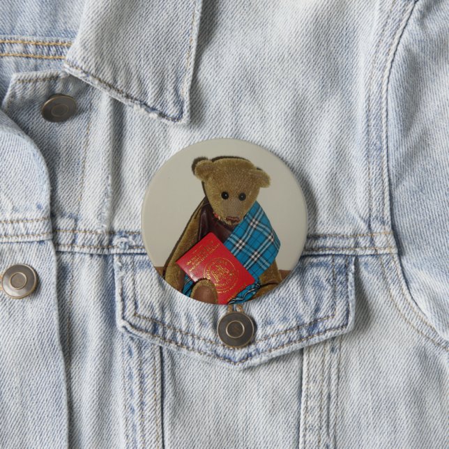 BEAR WITH PASSPORT BUTTON (In Situ)