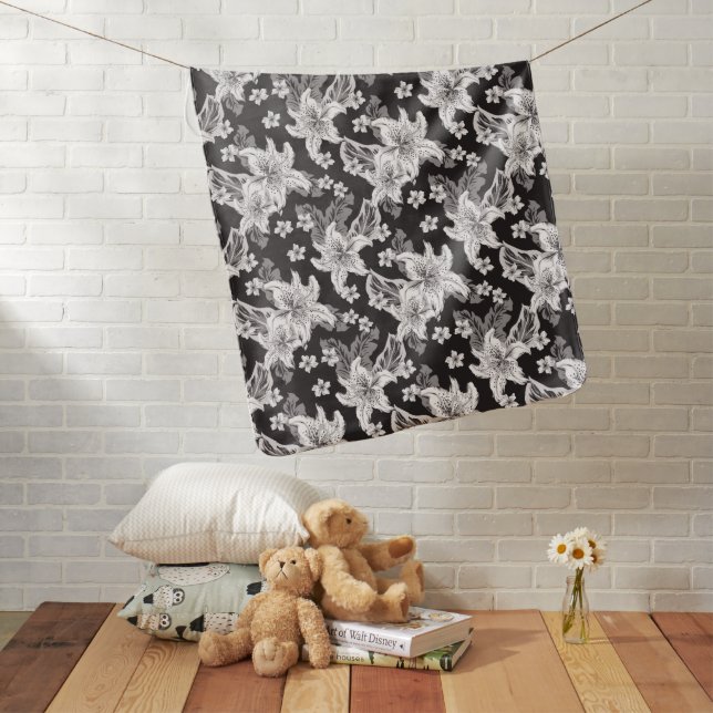 Beautiful black white flower pattern baby blanket (In Situ)