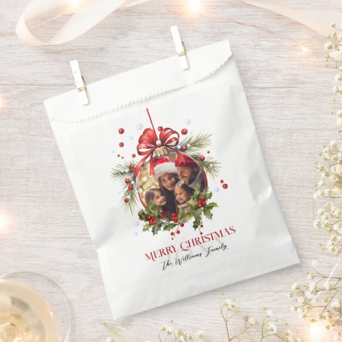Beautiful Christmas Bauble Frame Family Holidays Favor Bag