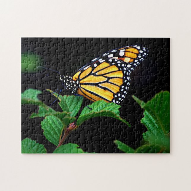 Beautiful Close Up Monarch Butterfly Puzzle (Horizontal)