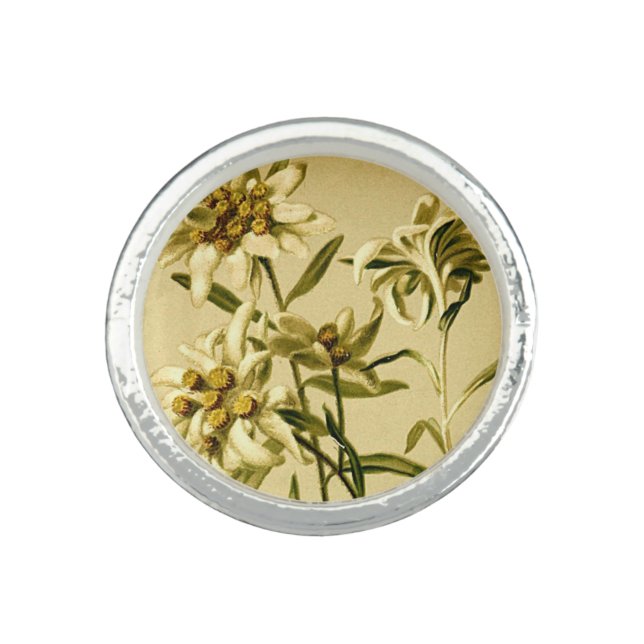 Beautiful Edelweiss Ring - Unique German Design (Front)