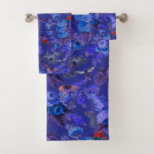 Beautiful exotic bird, blue background bath towel set