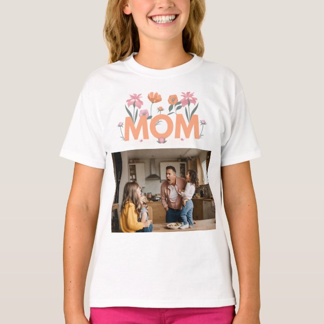 Beautiful family Mom T-Shirt (Front)