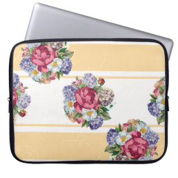 Beautiful floral seamless pattern with hydrangea p laptop sleeve