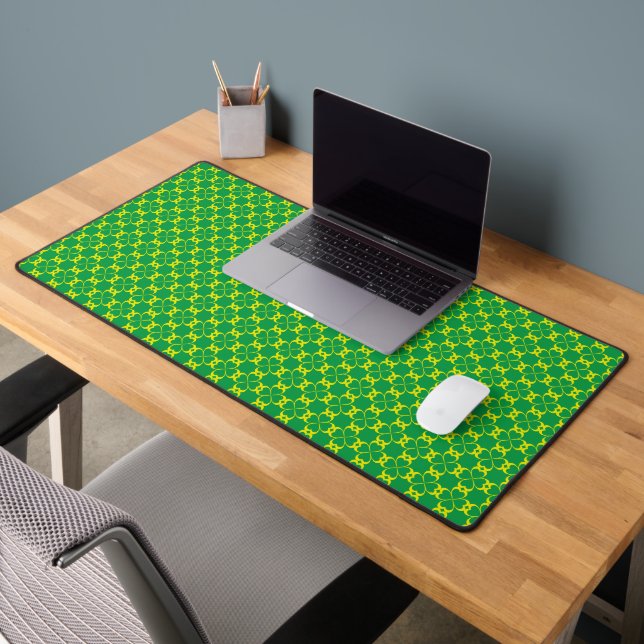Beautiful green shamrock desk mat (Office 2)