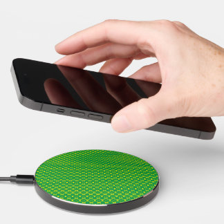 Beautiful green shamrock wireless charger