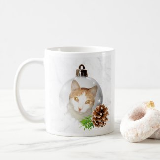 Beautiful kitty christmas ornament Mug