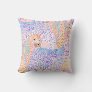 Beautiful Leopard Seamless Pattern illustration Ar Throw Pillow